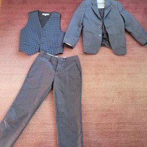 Boys 3 pc suit- size 8